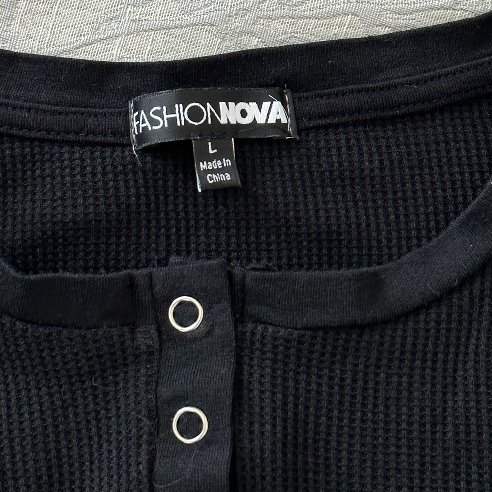 Fashion Nova Shirt - Picture 3 of 5